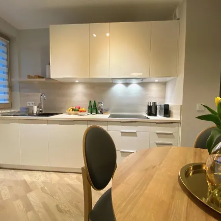 Park Apartment *