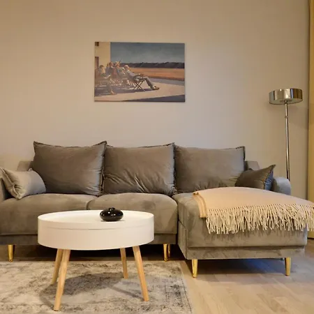 Park Apartment *